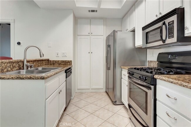 Building Photo - 28093 Caldaro-