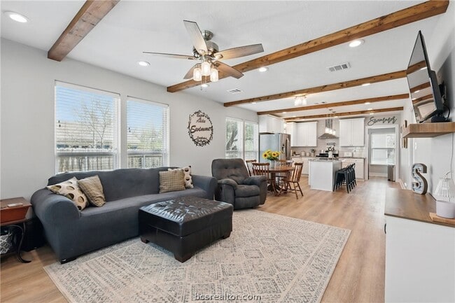 Building Photo - 105 N Haswell Dr