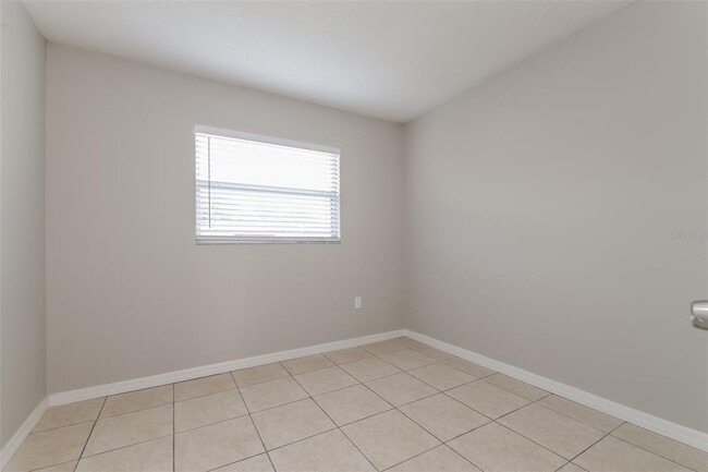 Building Photo - 3607 27th Ave W