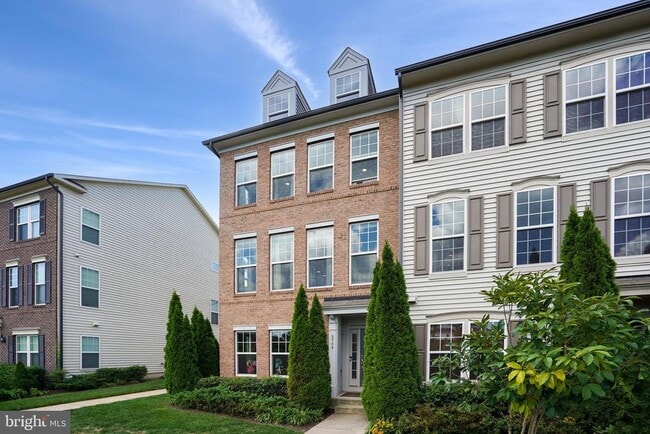 Building Photo - 8944 Dahlgren Ridge Rd