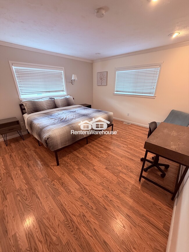 Building Photo - 2555 S 400 E