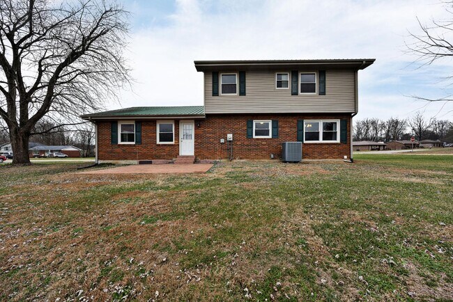 Building Photo - 611 Harvard Dr