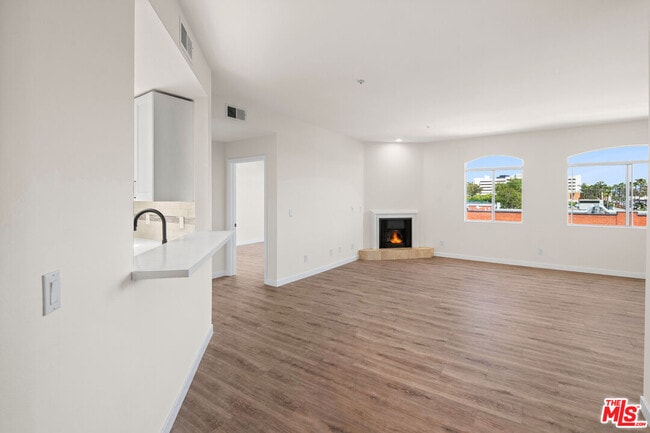 Building Photo - 1255 Federal Ave