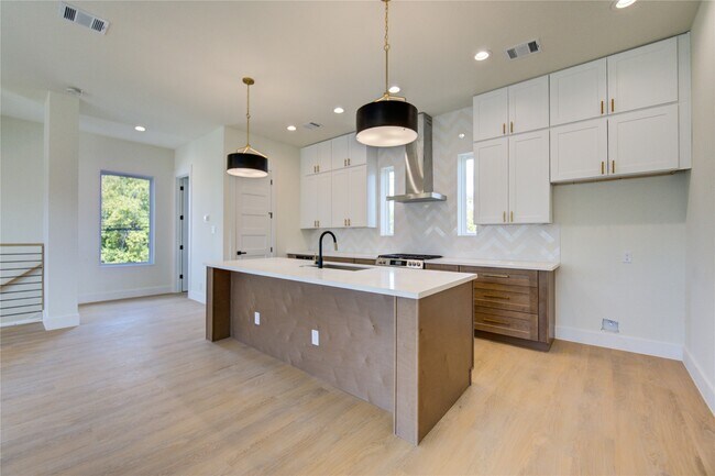 Building Photo - 4702 Coke St