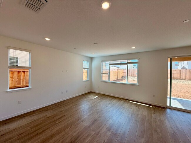 Building Photo - 12620 Hereford Ave
