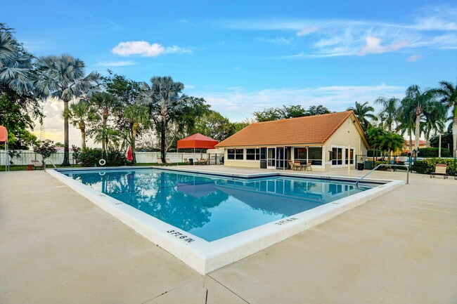 Building Photo - 15415 Summer Lake Dr
