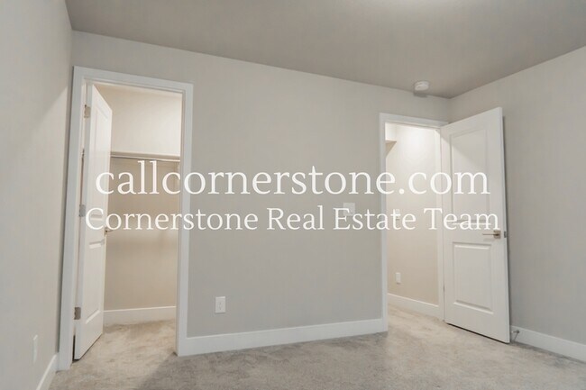 Building Photo - 10565 Summer Rdg Dr