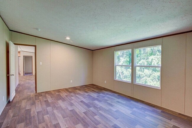 Building Photo - 429 W Sunshine Ln