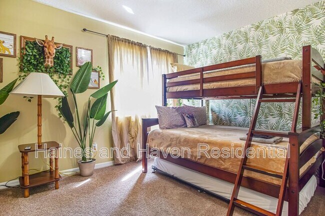 Building Photo - 403 Corvina Dr