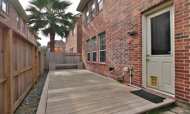 Building Photo - 1515 Olive Park