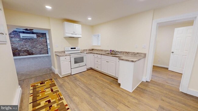 Building Photo - 824 Kintner Rd