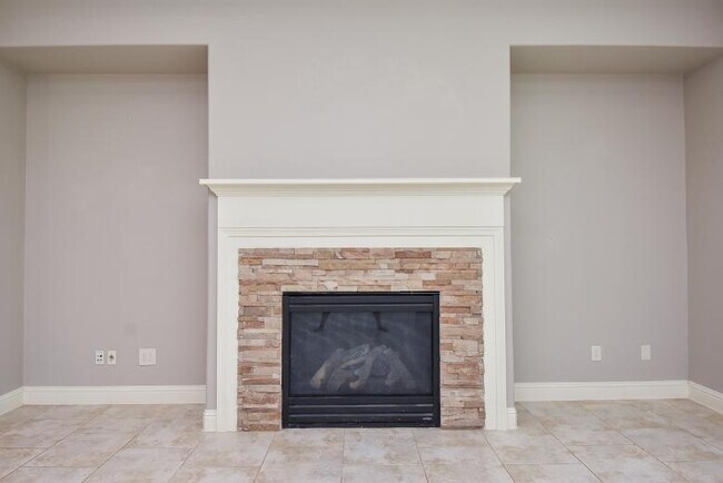 Building Photo - 6615 Rising Hills Ln
