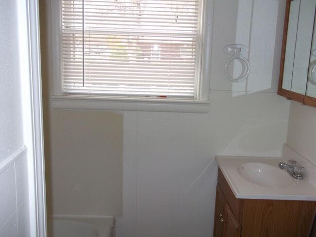 Building Photo - 2 bedroom in Laurel MT 59044