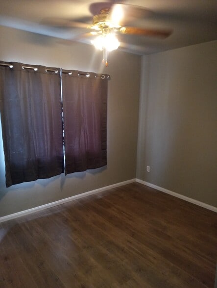 Building Photo - 11619 Archwood St