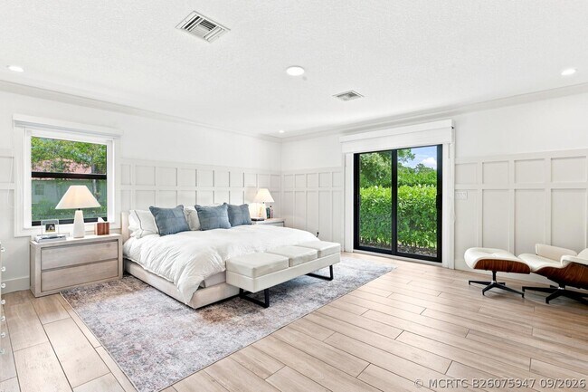 Building Photo - 14902 Paddock Dr