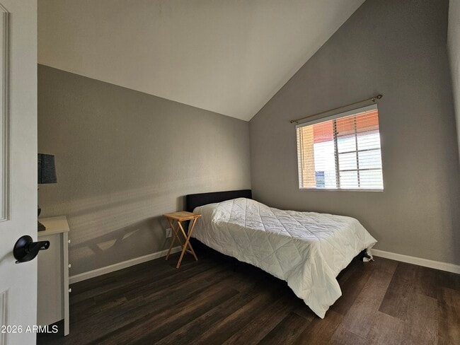 Building Photo - 2144 E Center Ln