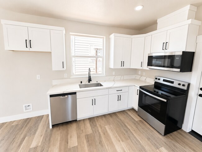 Building Photo - 5581-5581 Linrich Ln