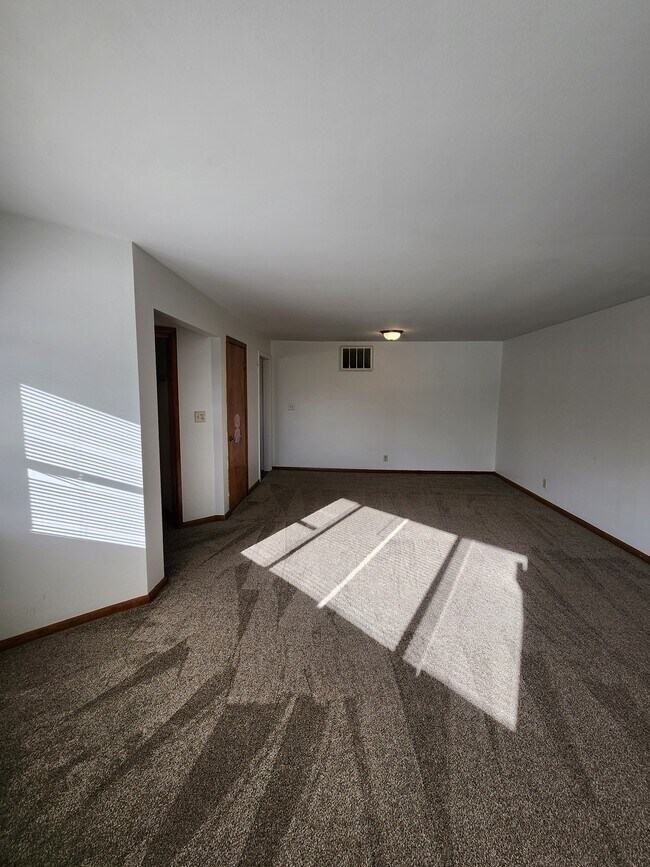 Building Photo - Swords & Rohmann