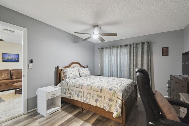 Building Photo - 8130 Braddock Cir