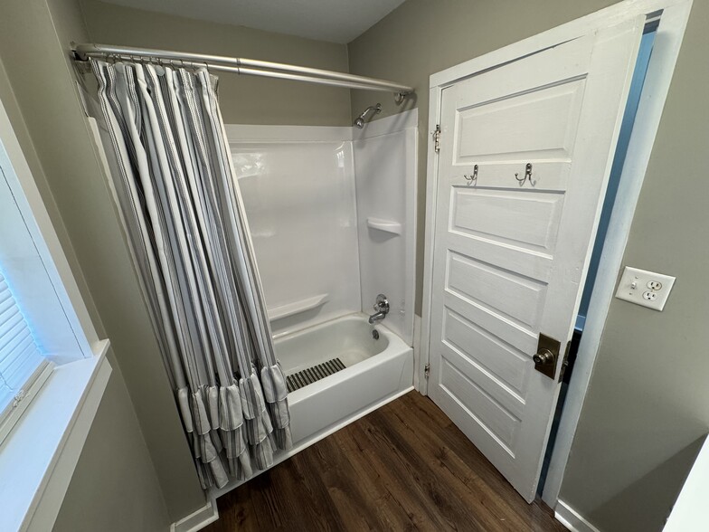 Bathroom - 1906 Dalton Pike SE