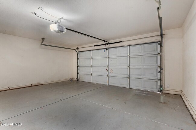 Building Photo - 12682 W Hollyhock Dr