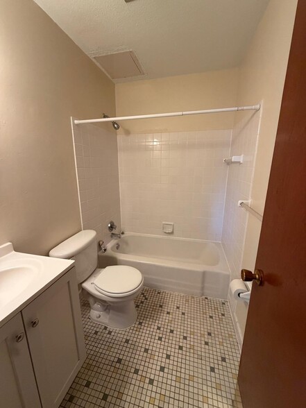 Building Photo - 4819 Azelia Ave N