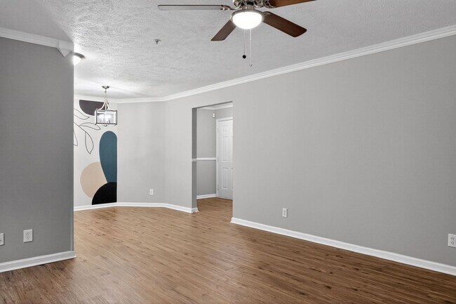 Building Photo - Spacious 3BR Condo in Fayetteville