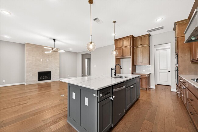 Building Photo - 1635 Delta Oaks Dr