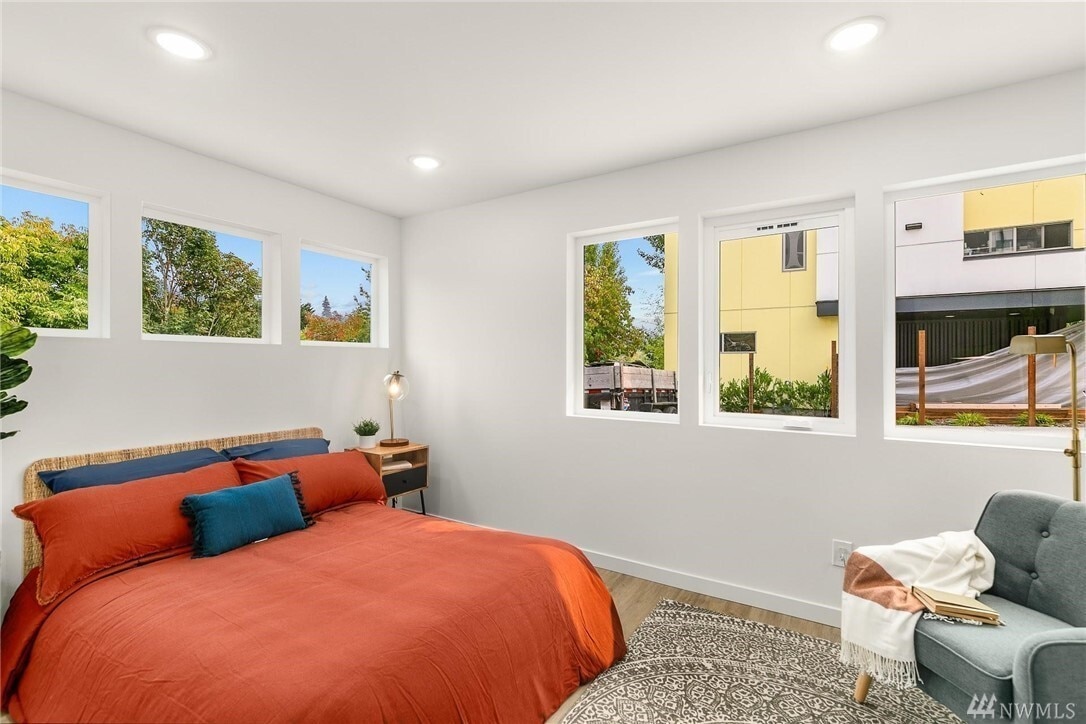 Building Photo - 2609 S Judkins St