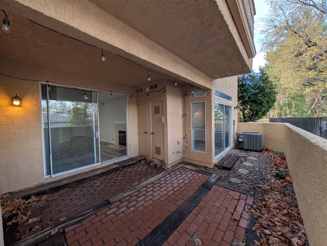 Building Photo - 24003 Arroyo Park Dr