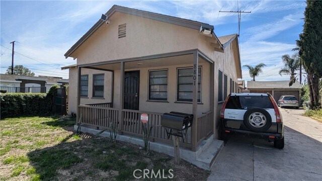 Building Photo - 8801 Valley View St