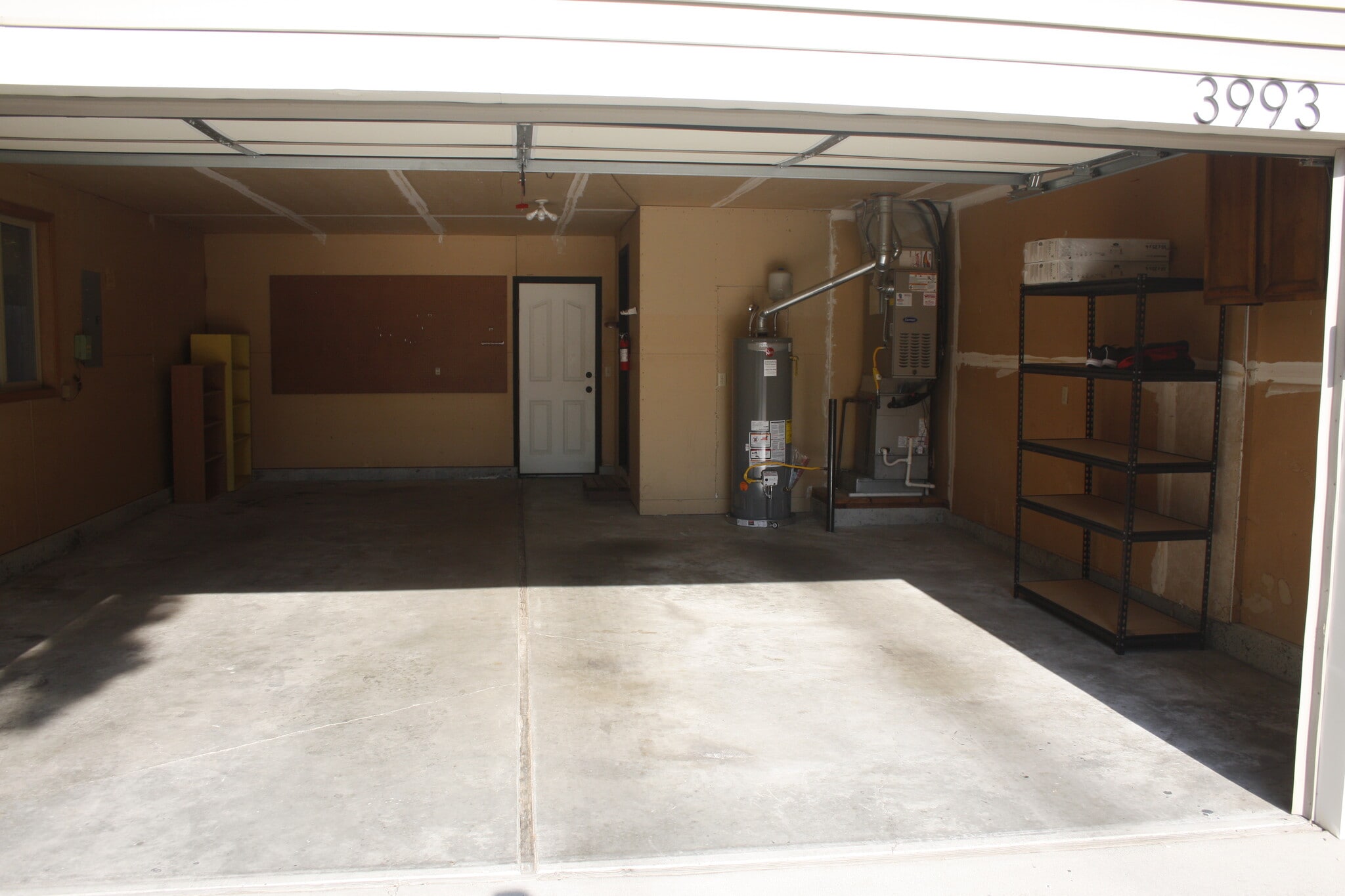garage - 3993 S Law Ave