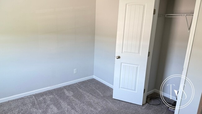 Building Photo - SPRING MOVE-IN SPECIAL and RATE DROP ALERT...
