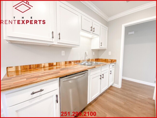 Building Photo - 1075 Seven Hills Curve S