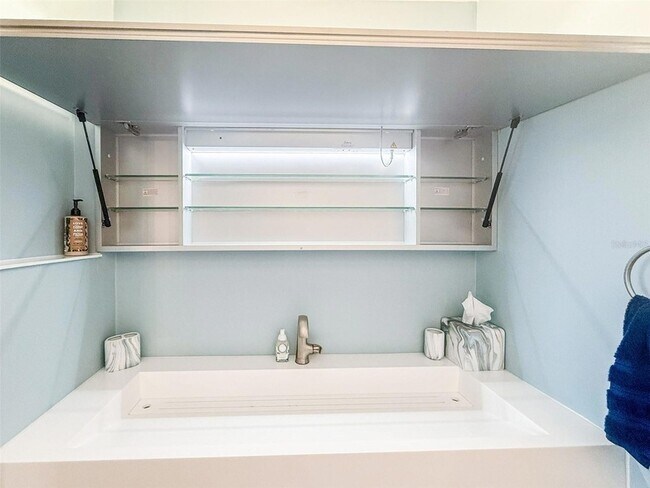 Building Photo - 845 Benjamin Franklin Dr