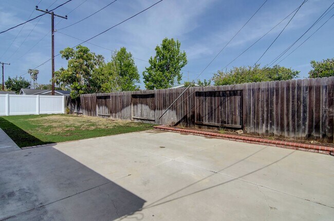 Building Photo - 980 Presidio Dr