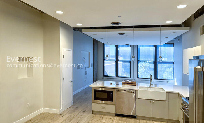 Building Photo - 21 E 6th St