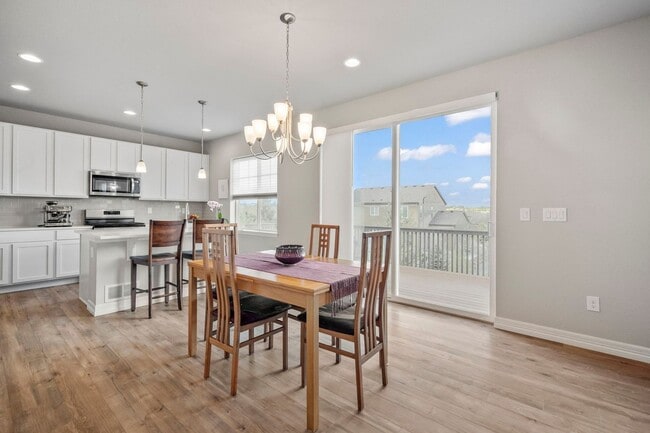 Building Photo - Stunning 4BR House in Aurora
