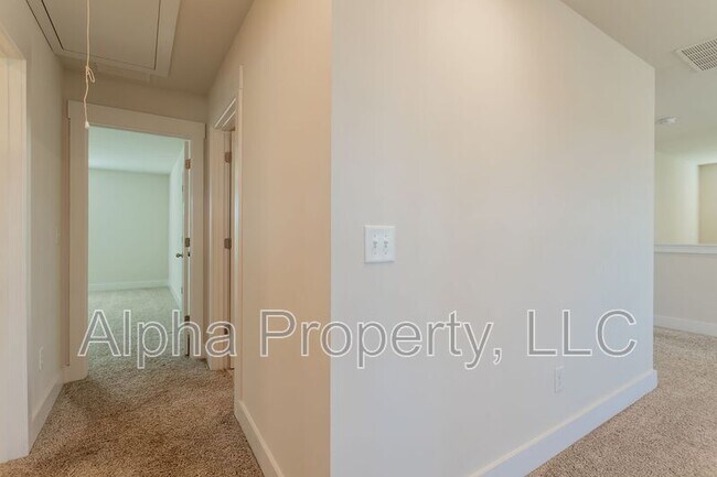 Building Photo - 112 Walking Stick Wy