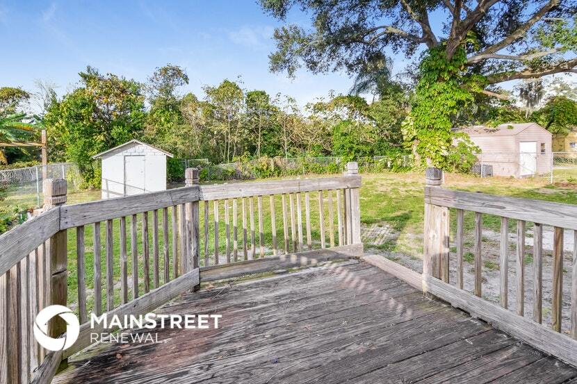 Building Photo - 2184 Colonial Ave