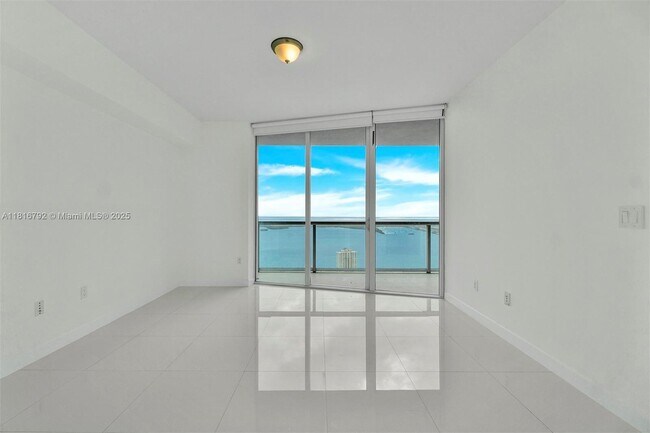 Building Photo - 465 Brickell Ave