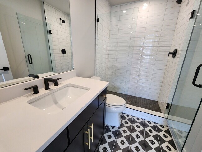 Building Photo - Modern 3 Bedroom 3.5 Bath Home in Nations