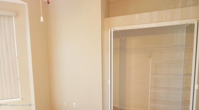 Building Photo - 4590 Brantford Ct