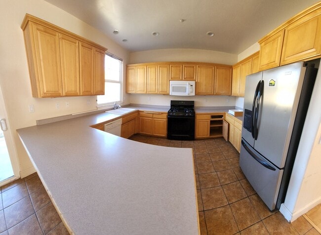 Building Photo - Super close to Poly- Approx. 1000 feet from Cal Poly Grand Avenue entrance-VERY CLOSE!!!