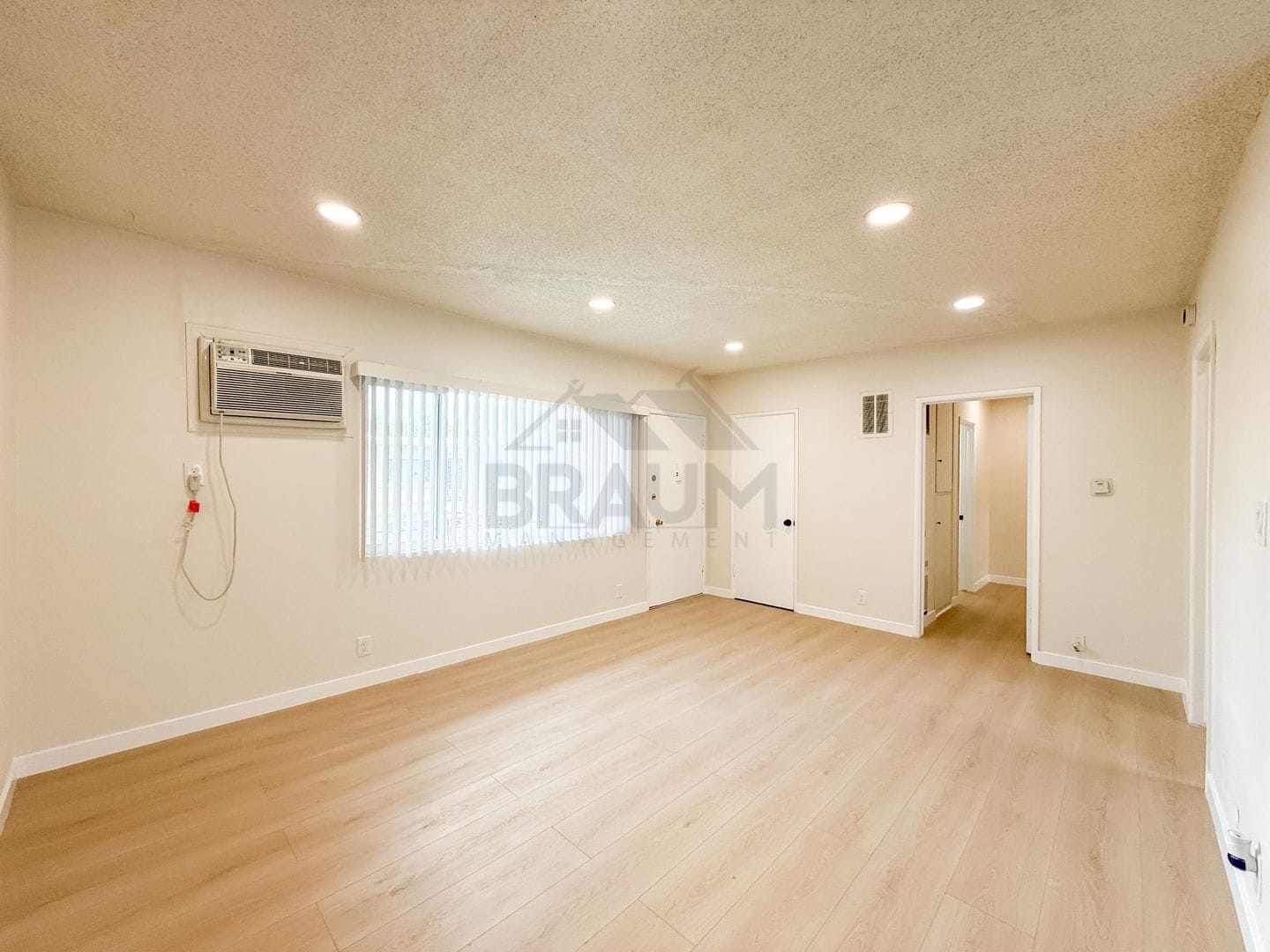 Building Photo - 13129 Oxnard St