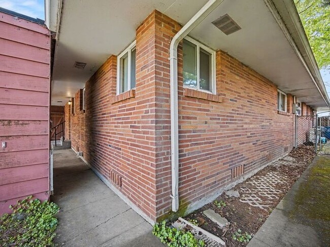 Building Photo - Duplex: 2 Bedrooms - Salem SE