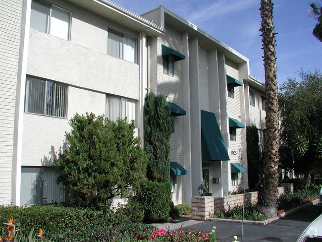 Building Photo - Sherman Plaza Apartments