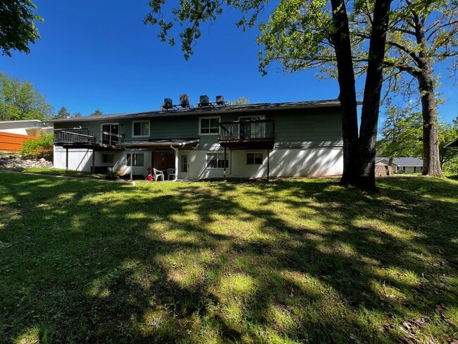 Building Photo - 4432 Mockingbird Ln