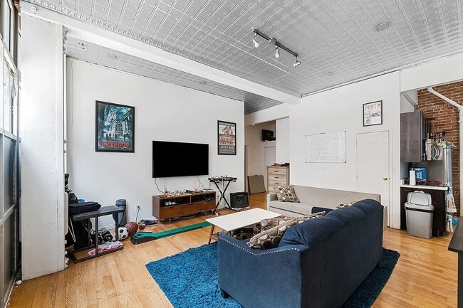 Building Photo - 220 Sullivan St