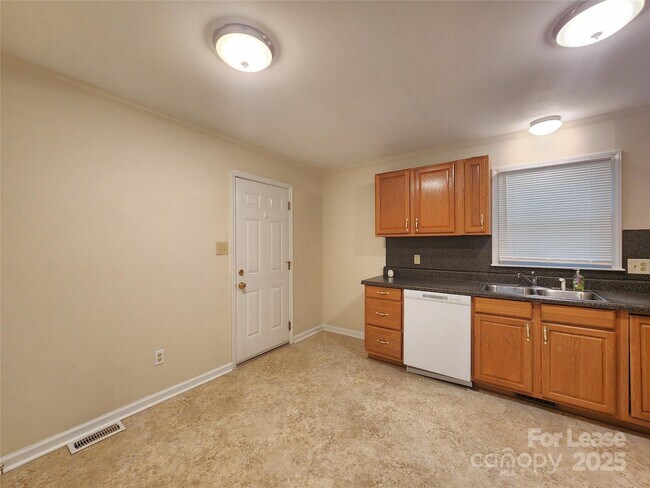 Building Photo - 1407 Browdis Ave